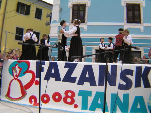 FAZANA DANCE