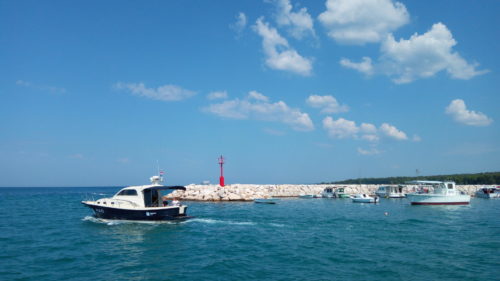 Bootsfahrt von der Riva von Fažana